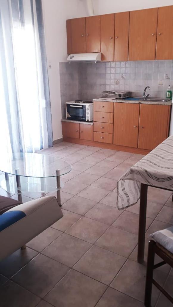 Central Apartments Eretria Exterior foto